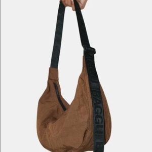NWT BAGGU LARGE BROWN NYLON CRESCENT BAG